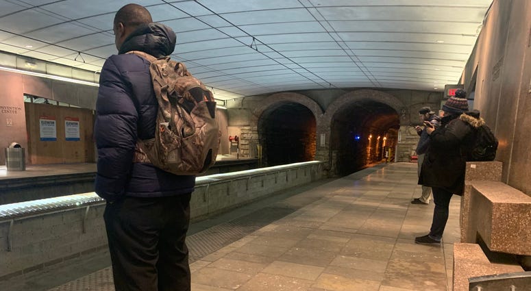 metro, train station