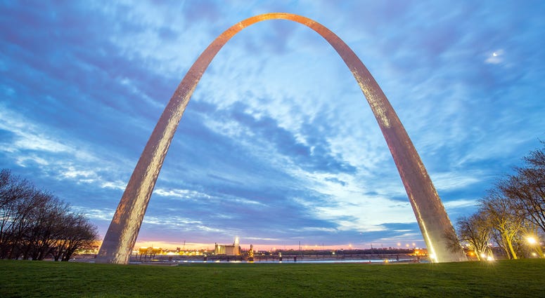 St. Louis Gateway Arch in Missouri at twilight