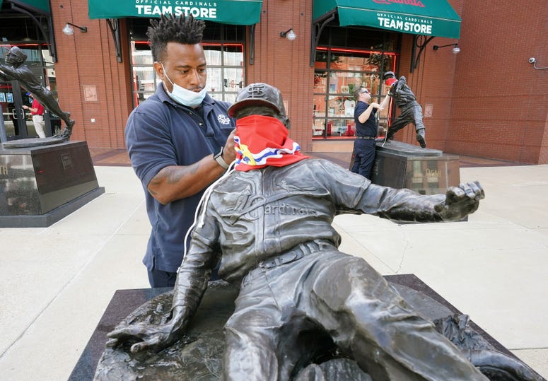 face mask, St. Louis, statue