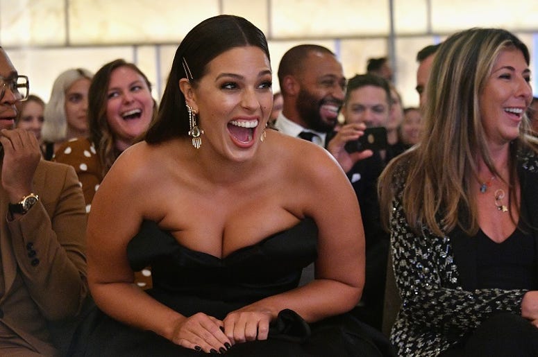 Las Boobies De Ashley Graham Le Estorban Para Hacer Ejercicio Daily Front Row's Fashion Media Awards
