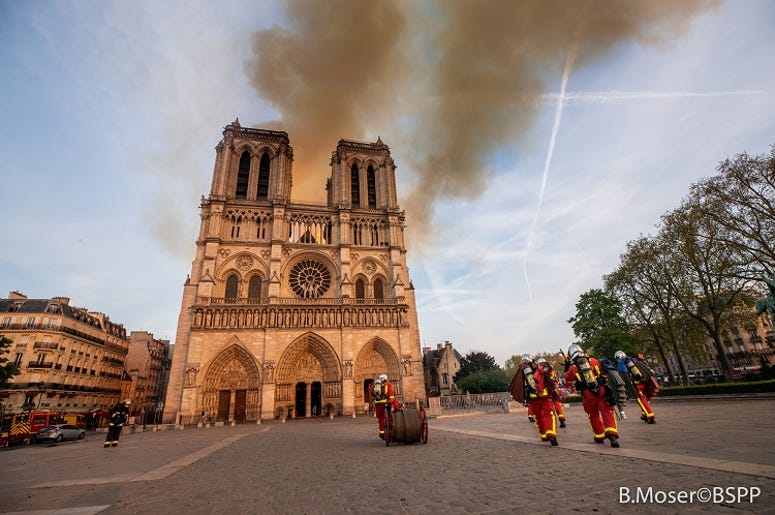 Daños Del Interior De Notre Dame Después Del Incendio Fire Breaks Out At Iconic Notre-Dame Cathedral In Paris
