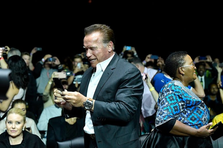 Arnold Schwarzenegger Fue Atacado Con Una Patada Voladora En Sudáfrica Arnold Schwarzenegger is seen during the Arnold Sports Festival Africa 2019 at Sandton Convention Centre on May 18, 2019 in Johannesburg, South Africa.