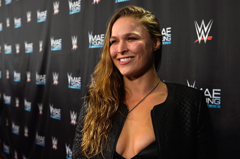Ronda Rousey Casi Pierde Un Dedo En México MMA fighter Ronda Rousey appears on the red carpet of the WWE Mae Young Classic on September 12, 2017 in Las Vegas, Nevada
