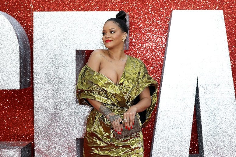 Rihanna Lanza Nueva Línea De Lencería Rihanna attends the 'Ocean's 8' UK Premiere held at Cineworld Leicester Square on June 13, 2018 in London, England.