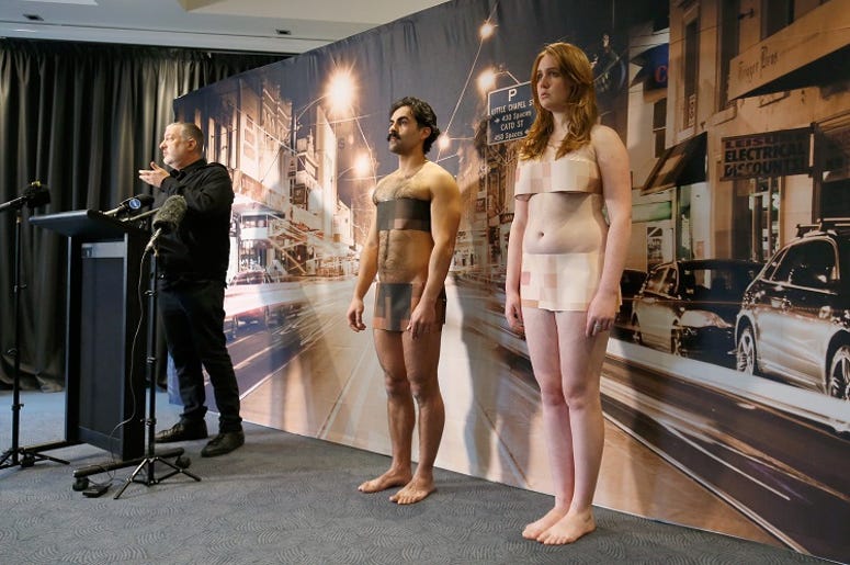 Fotógrafo De Desnudos Quiere Pezones Femeninos En Facebook E Instagram Spencer Tunick discusses plans for his upcoming nude installation on July 5, 2018 in Melbourne, Australia. Tunick will create one of his famous nude installations on Monday 9 July as part of Chapel Street's PROVOCARE Festival of the Arts 2018 (Photo by Da
