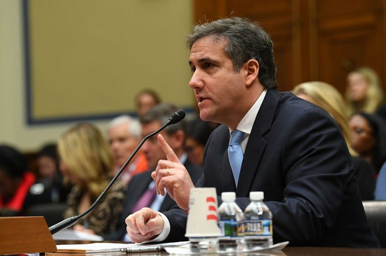 Trump Es Un Racista, Un Estafador, Un Tramposo, Dijo Su Ex Abogado Michael Cohen, President Donald Trump's longtime personal attorney, testifies before the House Committee on Oversight and Reform on Feb. 27, 2019 in Washington. Cohen was sentenced to three years in p...