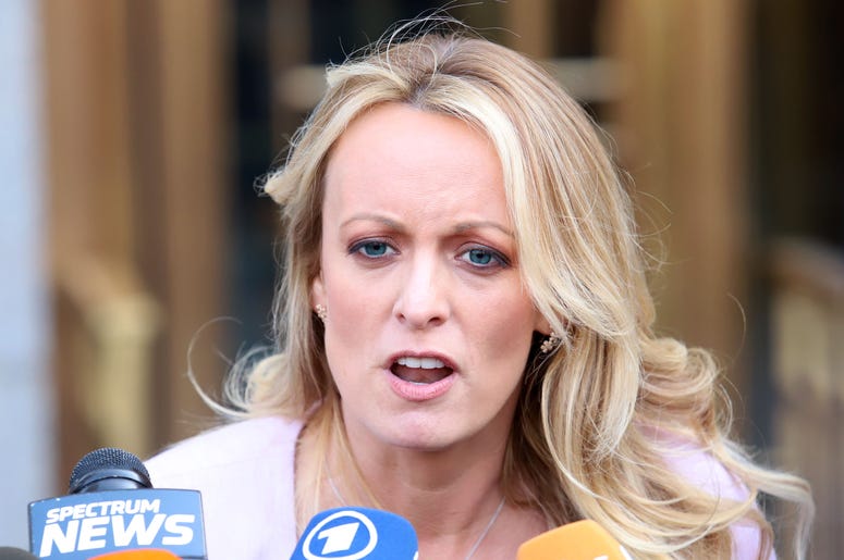 Stormy Daniels Fue Detenida Mientras Hacia Show En Stripclub 4/16/2018 - Stormy Daniels holds a press conference after leaving a federal court hearing in New York. (Photo by PA Images/Sipa USA) *** US Rights Only ***