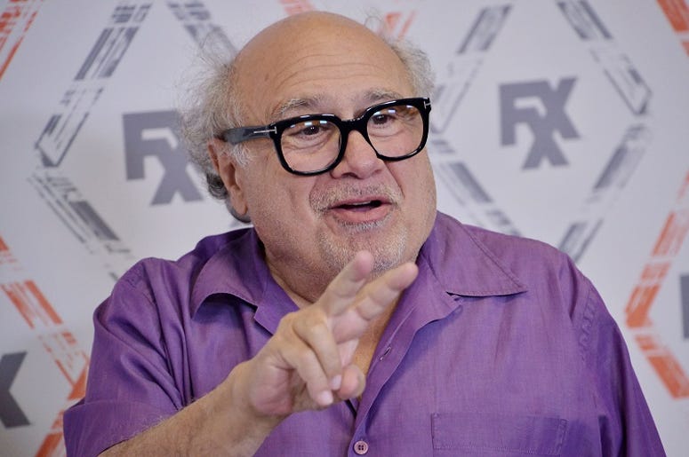 Danny DeVito Sufrió Una Aparatosa Caída En México Danny DeVito arrives at the TCA FX Networks Starwalk held at The Beverly Hilton in Beverly Hills, CA on Friday, August 3, 2018. (Photo By Sthanlee B. Mirador/Sipa USA)