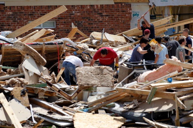 Tornado Destroza Home Depot En Dallas Volunteers help homeowners search through the rubble of their destroyed homes following a tornado on April 4, 2012 in Forney, Texas. Multiple tornadoes touched down yesterday across the Dallas/Fort Worth area causing extensive damage.