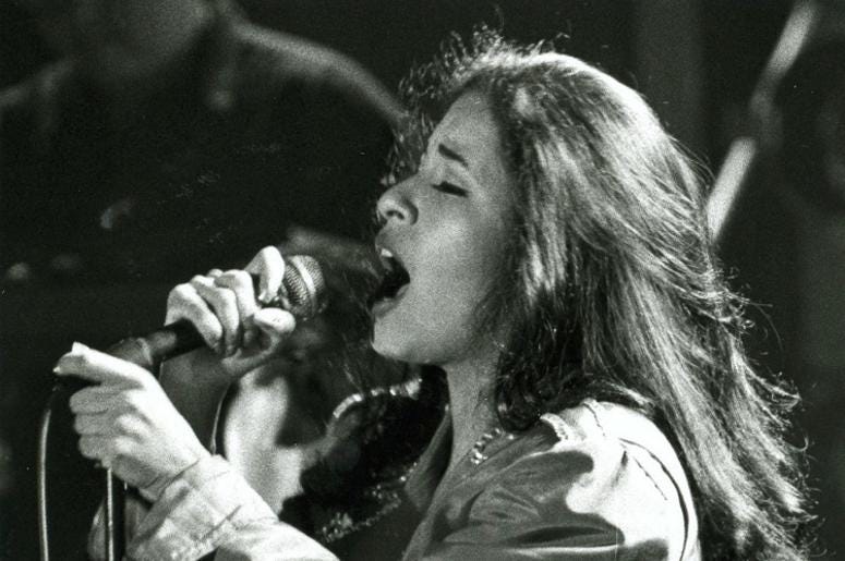 La Familia Quintanilla No Quiere Que Sepas “El Secreto De Selena” Entertainment: Selena Quintanilla