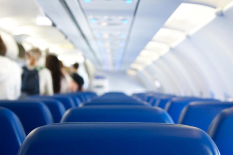 Pasajero De Avion Se Orina Pasajero De Avion Se Orina