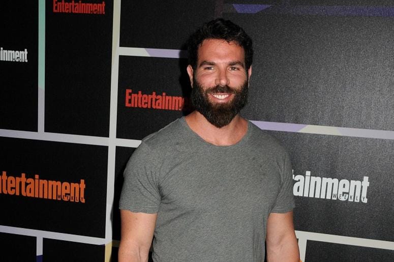 El Rey De Instagram De Vacaciones Con Mujeres Y Mariguana En Playas Mexicanas 26 July 2014 - San Diego, California - Dan Bilzerian. Entertainment Weekly's Annual Comic-Con Celebration 2014 held at Float Lounge at the Hard Rock Hotel.