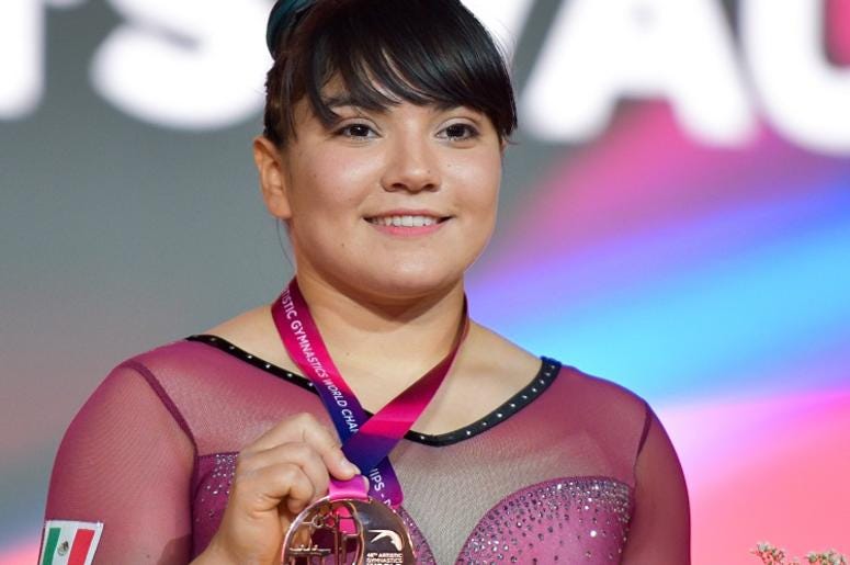 Mexicana Criticada Por Su Robusto Físico, Calla Bocas Con Sus Éxitos Internacionales Alexa Moreno of Mexico poses with his bronze medal on the podium after winning the Women's Vault Final at the 48th Gymnastics World Championships in Doha, capital of Qatar, Nov. 02, 2018. Alexa Moreno won the bronze medal with 14.508(Xinhua/Nikku)