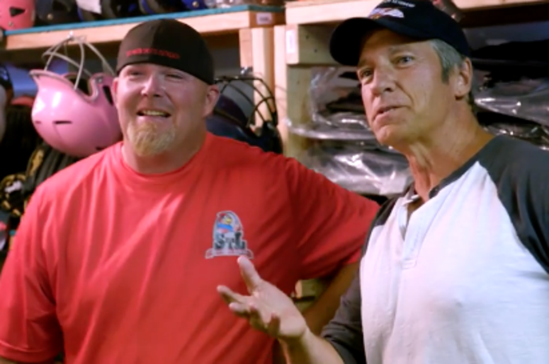 Mike Rowe of "Returning the Favor" at STL Youth Sports Outreach. Mike Rowe of "Returning the Favor" at STL Youth Sports Outreach.