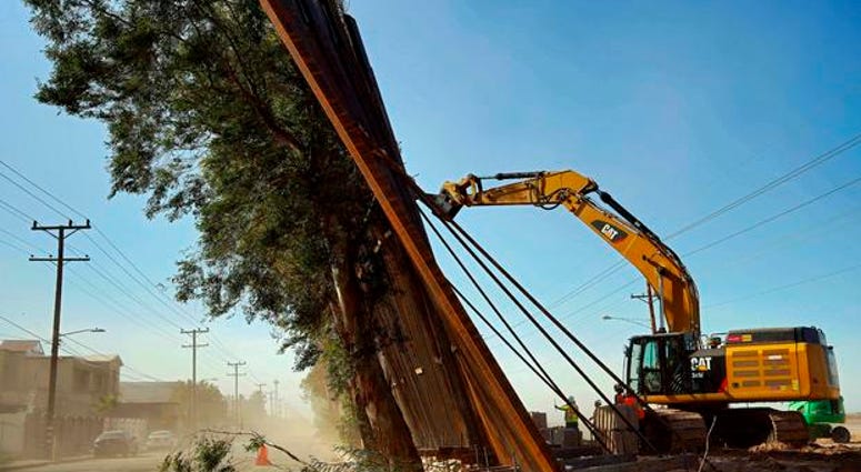 US-Mexico border wall Calexico