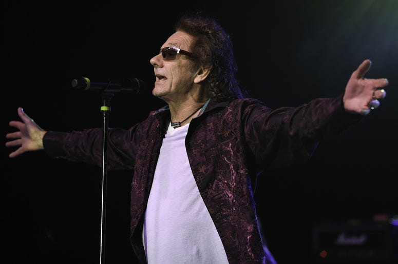 Jan 14, 2017; Pompano Beach, FL, USA; Starship featuring Mickey Thomas perform at the Pompano Beach Amphitheatre. Mandatory Credit: Ron Elkman/USA TODAY NETWORK