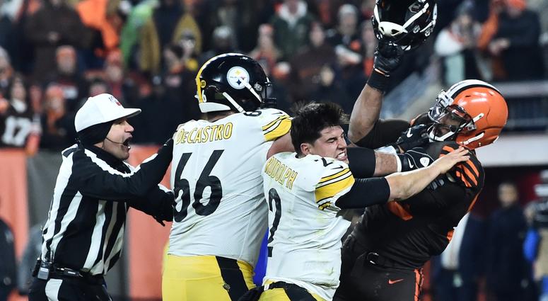 Pittsburgh Steelers at Cleveland Browns Pittsburgh Steelers at Cleveland Browns