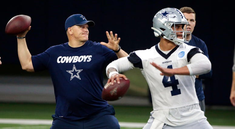 Dallas Cowboys quarterbacks coach Jon Kitna Dallas Cowboys quarterbacks coach Jon Kitna