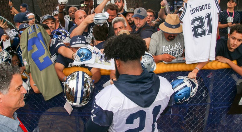 Ezekiel Elliott At 2018 Dallas Cowboys Training Camp Ezekiel Elliott At 2018 Dallas Cowboys Training Camp