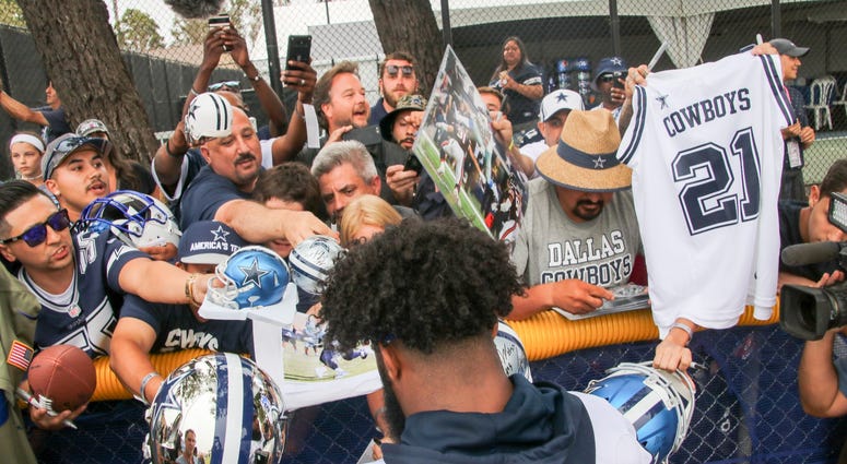 Ezekiel Elliott At 2018 Dallas Cowboys Training Camp Ezekiel Elliott At 2018 Dallas Cowboys Training Camp