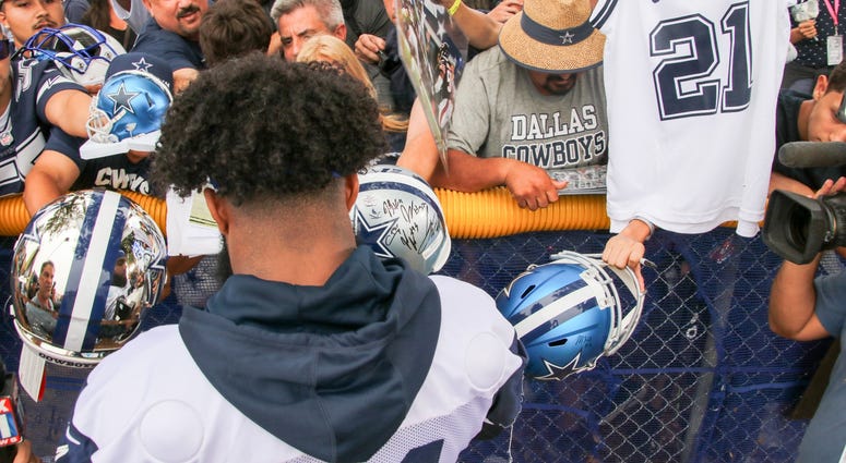 Ezekiel Elliott At 2018 Dallas Cowboys Training Camp Ezekiel Elliott At 2018 Dallas Cowboys Training Camp