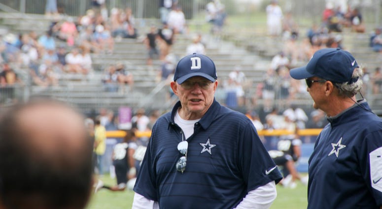 Jerry Jones And Gil Brandt At 2018 Dallas Cowboys Training Camp ( Jerry Jones And Gil Brandt At 2018 Dallas Cowboys Training Camp (