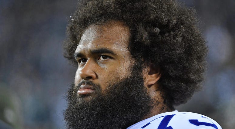 Nov 11, 2018; Philadelphia, PA, USA; Dallas Cowboys center Joe Looney (73) on the sidelines before start of game against the Philadelphia Eagles at Lincoln Financial Field Nov 11, 2018; Philadelphia, PA, USA; Dallas Cowboys center Joe Looney (73) on the sidelines before start of game against the Philadelphia Eagles at Lincoln Financial Field