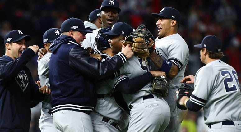 New York Yankees at Minnesota Twins New York Yankees at Minnesota Twins