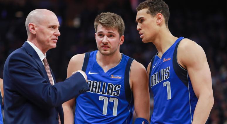 Dallas Mavericks at Sacramento Kings Dallas Mavericks at Sacramento Kings