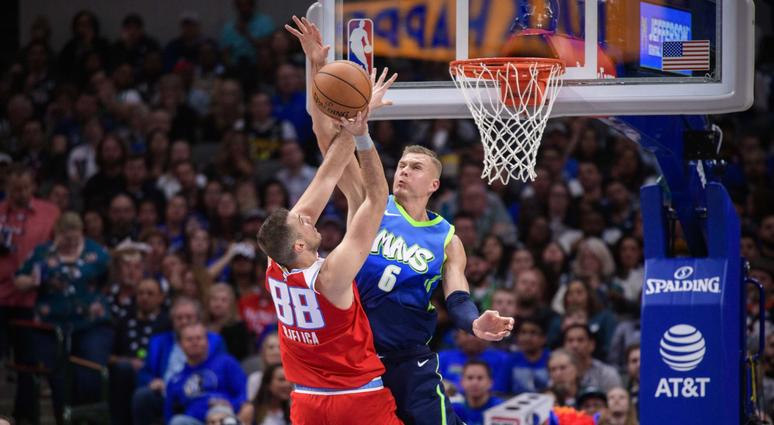 Sacramento Kings at Dallas Mavericks Sacramento Kings at Dallas Mavericks