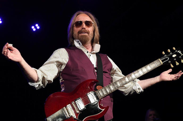 Tom Petty performs at Perfect Vodka Amphitheatre Tom Petty performs at Perfect Vodka Amphitheatre
