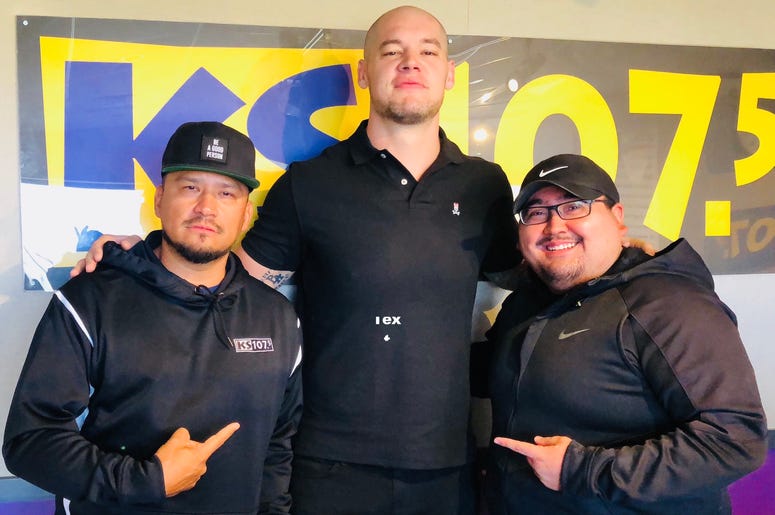 BNaron Corbin stopps by to chop it up with Tony V and Tj Martinez