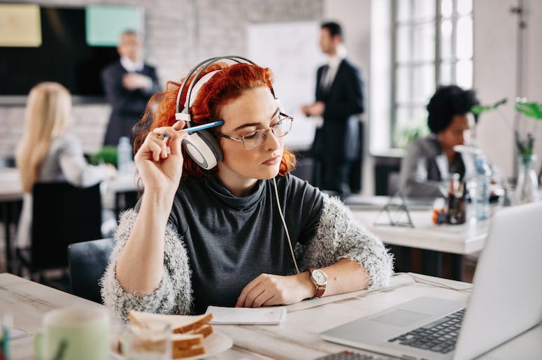 Businesswoman, Desk, Office, Thinking, Headphones, Computer Businesswoman, Desk, Office, Thinking, Headphones, Computer