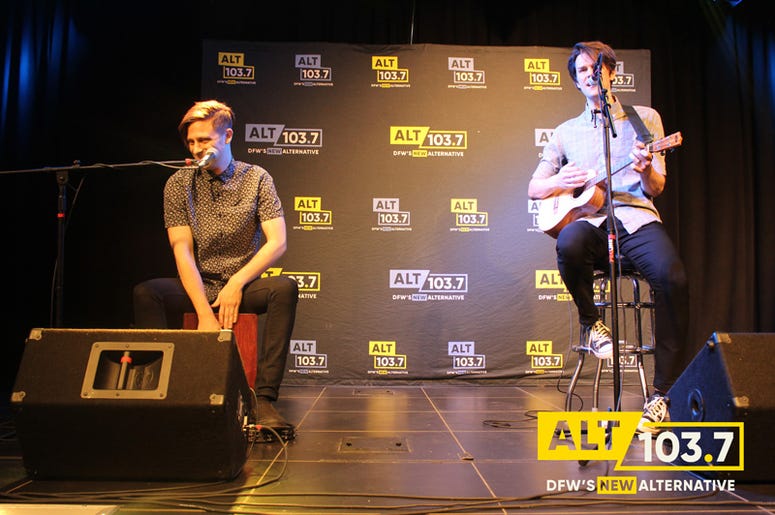 iDKHOW Live At The Verizon Artist Lounge At ALT 103.7 Studios iDKHOW Live At The Verizon Artist Lounge At ALT 103.7 Studios