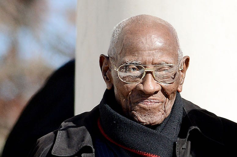 Richard Overton, Oldest Veteran, Suit Richard Overton, Oldest Veteran, Suit
