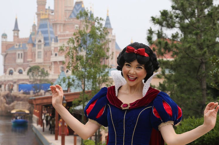 Snow White, Disneyland, Shanghai, 2016 Snow White, Disneyland, Shanghai, 2016