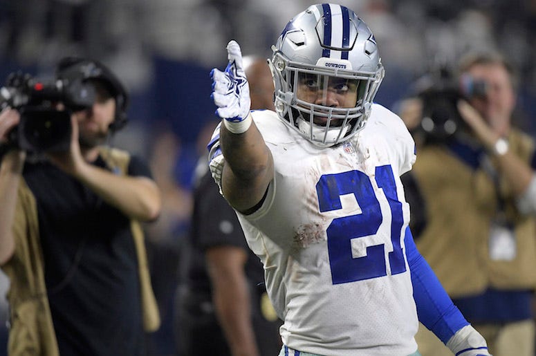 Ezekiel Elliott, Dallas Cowboys, Game, First Down Ezekiel Elliott, Dallas Cowboys, Game, First Down