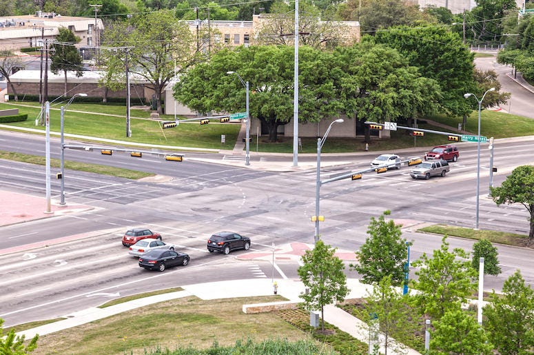 Crossroads, Intersection, Dallas, Cars, Daytime, Red Light Crossroads, Intersection, Dallas, Cars, Daytime, Red Light