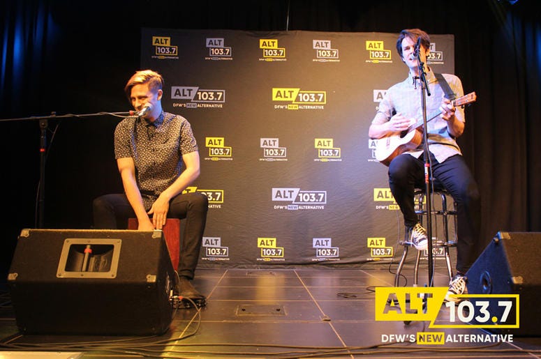 iDKHOW Live At The Verizon Artist Lounge At ALT 103.7 Studios iDKHOW Live At The Verizon Artist Lounge At ALT 103.7 Studios