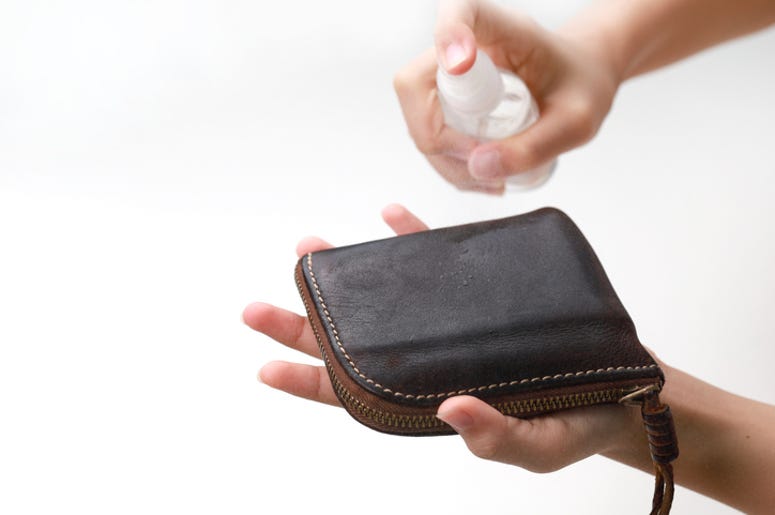 cleaning wallet