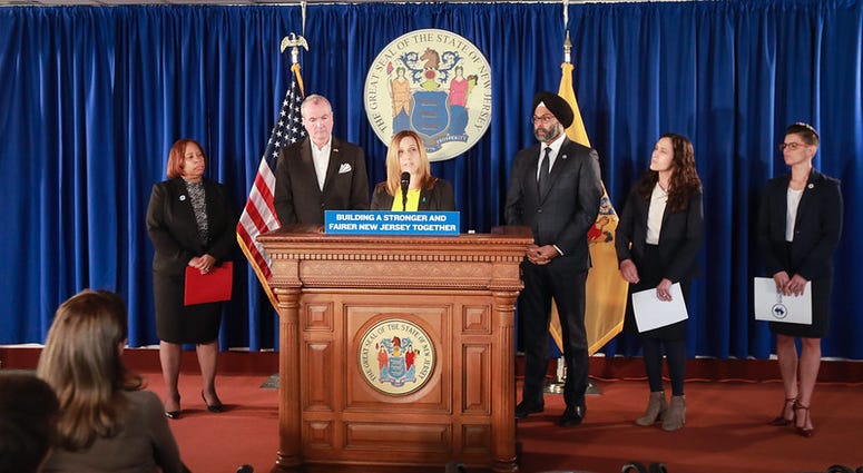 Governor Murphy, AG, DCR Director Rachel Wainer Apt, NJCASA Exec Director Patricia Teffenhart, and CSC Chair Deirdre Webster Cobb announce legislation to overhaul New Jersey’s anti-workplace harassment law for public and private employers. Governor Murphy, AG, DCR Director Rachel Wainer Apt, NJCASA Exec Director Patricia Teffenhart, and CSC Chair Deirdre Webster Cobb announce legislation to overhaul New Jersey’s anti-workplace harassment law for public and private employers.