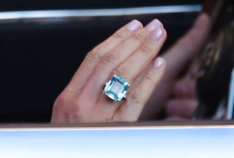 The bride wore a ring which belonged to Diana, Princess of Wales. The bride wore a ring which belonged to Diana, Princess of Wales.