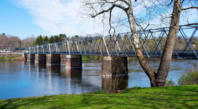 Bridge crossing the Delaware River between Pennsylvania and New Jersey at historic Washington's Crossing. Viewed from Pennsylvania into New Jersey. Bridge crossing the Delaware River between Pennsylvania and New Jersey at historic Washington's Crossing. Viewed from Pennsylvania into New Jersey.