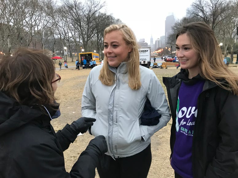 Megan Kienzle (Center) donated part of her liver to her friend Leanne Purcell (Right). Donor Dash