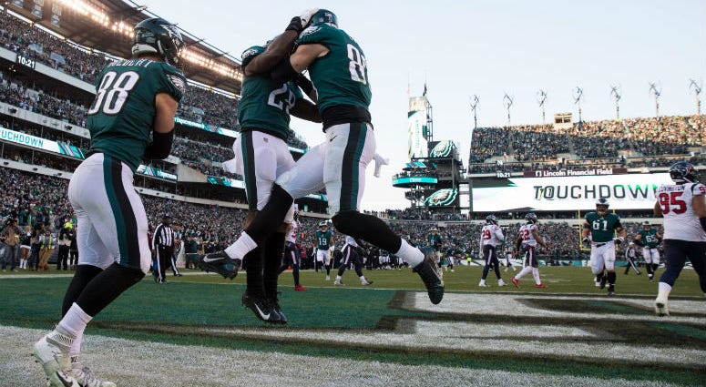 Dec 23, 2018; Philadelphia, PA, USA; Philadelphia Eagles tight end Zach Ertz (86) reacts with running back Wendell Smallwood (28) ad tight end Dallas Goedert (88) after scoring a touchdown against the Houston Texans during the fourth quarter at Lincoln Fi Dec 23, 2018; Philadelphia, PA, USA; Philadelphia Eagles tight end Zach Ertz (86) reacts with running back Wendell Smallwood (28) ad tight end Dallas Goedert (88) after scoring a touchdown against the Houston Texans during the fourth quarter at Lincoln Fi