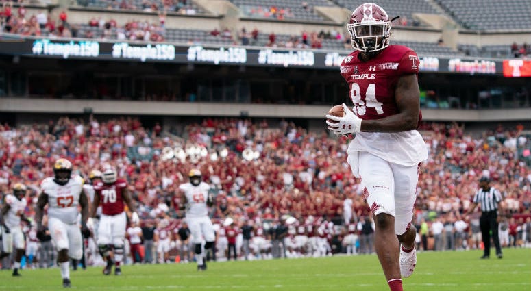 Sep 14, 2019; Philadelphia, PA, USA; Temple Owls tight end Kenny Yeboah (84) scores a touchdown against the Maryland Terrapins during the fourth quarter at Lincoln Financial Field. Sep 14, 2019; Philadelphia, PA, USA; Temple Owls tight end Kenny Yeboah (84) scores a touchdown against the Maryland Terrapins during the fourth quarter at Lincoln Financial Field.
