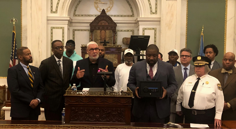 After the recent rash of gun deaths involving children, anti-violence advocates joined forces with police, City Council members and faith leaders to urge Philadelphians to search their homes for illegal guns and surrender them safely to authorities. Anti-violence advocates at City Hall