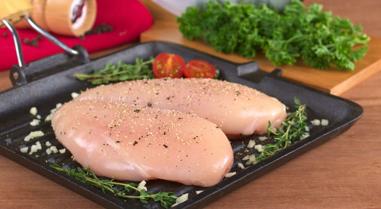 At least 92 people in 29 states have been infected with a strain of multidrug-resistant salmonella after coming into contact with a variety of raw chicken products, the US Centers for Disease Control and Prevention said Wednesday. Salmonella from Chicken Sickens People