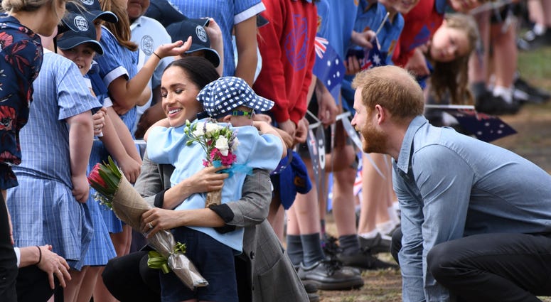 10/17/2018 - Prince Harry Duke of Sussex and Meghan Duchess of Sussex arrive at Dubbo Airport where they meet Luke Vincent, 5, from Buninyong Public School Kindergarten, New South Wales, Australia. 10/17/2018 - Prince Harry Duke of Sussex and Meghan Duchess of Sussex arrive at Dubbo Airport where they meet Luke Vincent, 5, from Buninyong Public School Kindergarten, New South Wales, Australia.