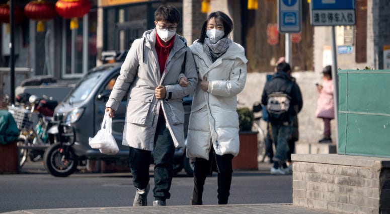 Citizens wear face masks; a number of pneumonia-like coronavrius cases has reportedly exceeded 400 due to its mutation and airborne nature. Citizens wear face masks; a number of pneumonia-like coronavrius cases has reportedly exceeded 400 due to its mutation and airborne nature.